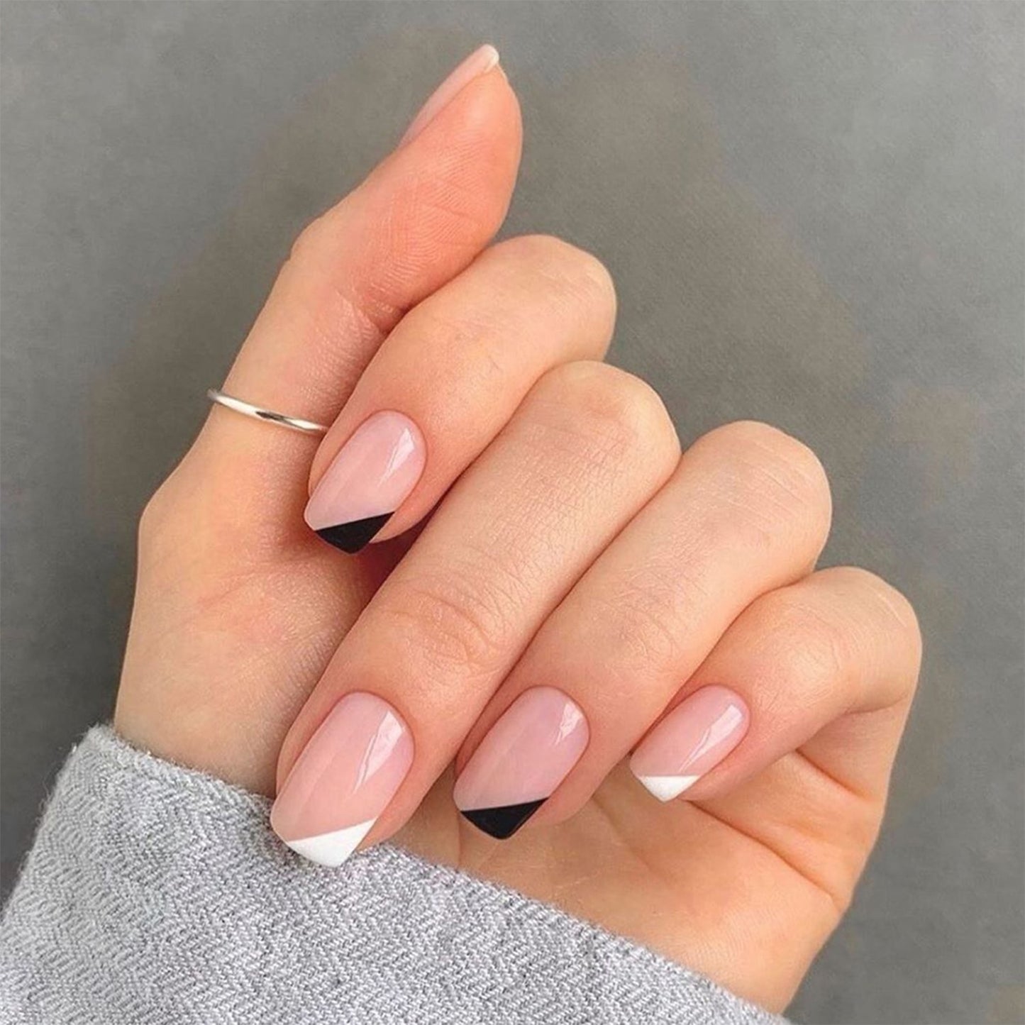 24Pcs/Box Charming Pink Flame Short Ballet Wearable Fake Nails press on Square Head Full Cover Detachable Finished Fingernails humolife
